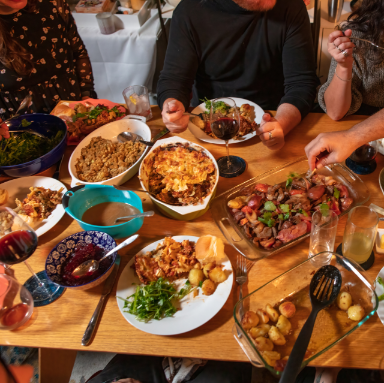 Ontdek nieuwe smaken en culturen tijdens een Potluck